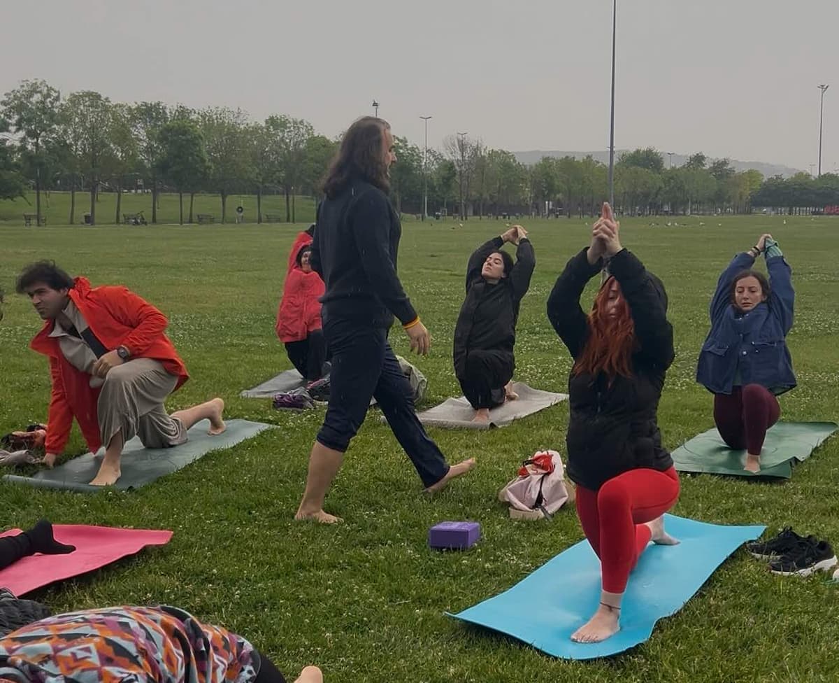 Kahvesine Yoga Fotoğrafı 8